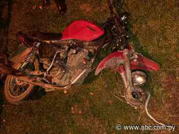 Motociclista fallece y acompañante resulta herido en choque frontal en Caapucú - ABC Color