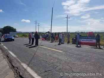 Campesinos toman caseta de Payuca del Valle Libres-Oriental - Municipios Puebla
