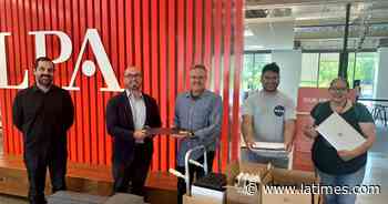 OCC architecture students get vital support from Irvine firm's gift of 50 refurbished laptops - Los Angeles Times