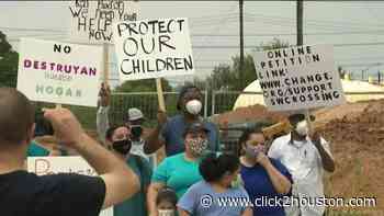 Neighbors protest propane storage facility in SW Houston - KPRC Click2Houston