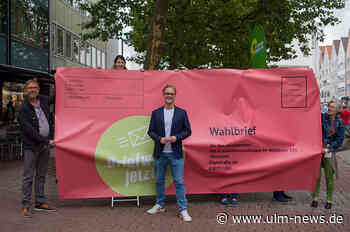 Ulmer Bundestagskandidat Marcel Emmerich (GRÜNE) macht auf Briefwahl aufmerksam