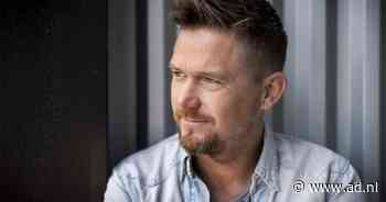 'Johnny de Mol krijgt nu een talkshow, omdat papa daar nog de baas is!' - AD.nl