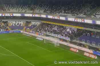 📷 Fans Anderlecht komen met duidelijke statements bij terugkeer in Europa én in het stadion na coronatijden