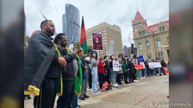 'You can make a difference now': Calgarians rally for Afghanistan