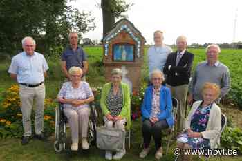 Opgeknapt Goolder kapelletje opnieuw ingezegend (Bocholt) - Het Belang van Limburg Mobile - Het Belang van Limburg