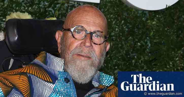 Chuck Close, painter of outsized photorealist portraits, dies aged 81