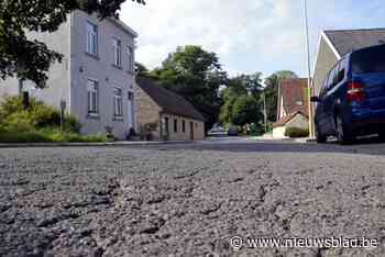Nieuw laagje asfalt in de Herdebeekstraat