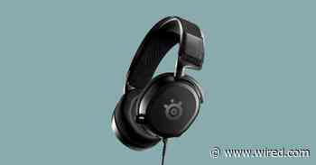 The SteelSeries Arctis Prime Makes Gaming Comfy and Affordable