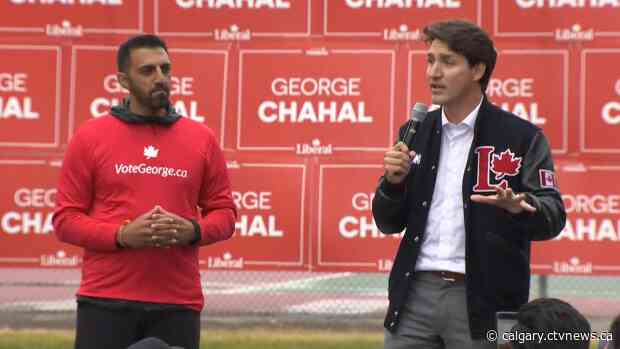 Trudeau slams UCP, Tories during brief stop in Calgary