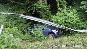 Verkehrsunfall – PKW durchbricht die Schutzplanke - Kreis Cochem-Zell - Rhein-Zeitung