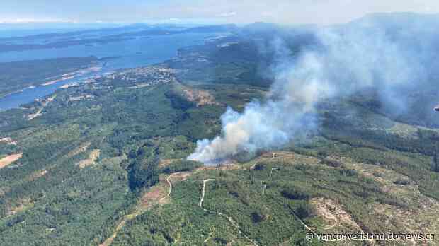 Vancouver Island wildfire prompts state of local emergency, evacuation order