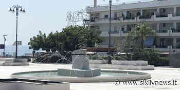 SikilyNews.it - Letojanni, piazza Cagli torna a risplendere con il suo "Diogene". E il cavallo "Janni"... - Sikily News