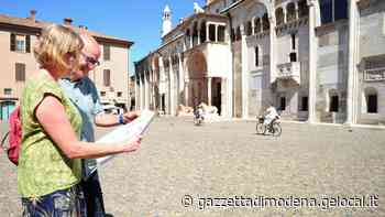 Modena. Ghirlandina da tutto esaurito Per salire non c'è mai posto - La Gazzetta di Modena