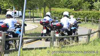 Modena. Trasporto d’urgenza in ospedale: la polizia locale scorta la paziente - La Gazzetta di Modena