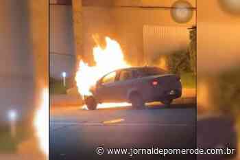 Veículo de transporte por aplicativo pega fogo em Jaraguá do Sul - Jornal de Pomerode
