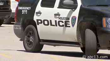 Houston crime: 2 in custody, 1 on the run after officers respond to reports of drive-by shooting near Bush International Airport - KTRK-TV