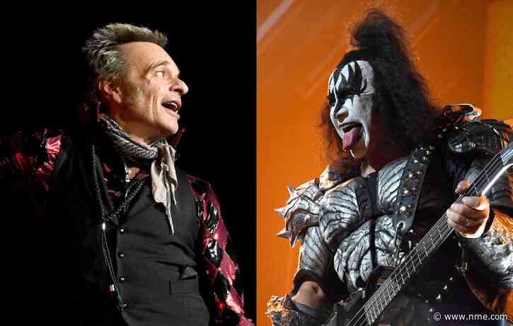 David Lee Roth sticks middle finger up to Gene Simmons’ insults
