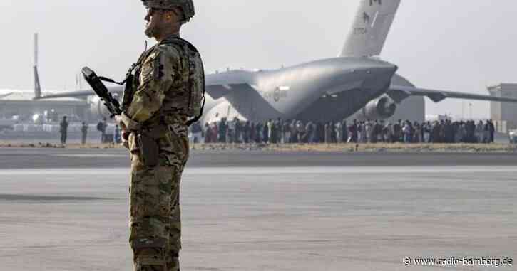Evakuierung stockt – Tausende harren am Flughafen Kabul aus