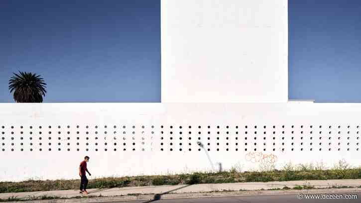 Chilean school by Sebastián Irarrázaval takes cues from a walled citadel