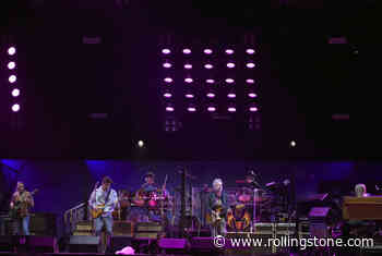 Fan Dies Following Fall at Dead & Company’s Queens Concert