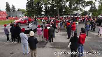 Trudeau says campaign tour is following public health measures despite crowds - Lethbridge News Now