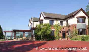 Ribble Valley house with jacuzzi, sauna, party room and outdoor kitchen