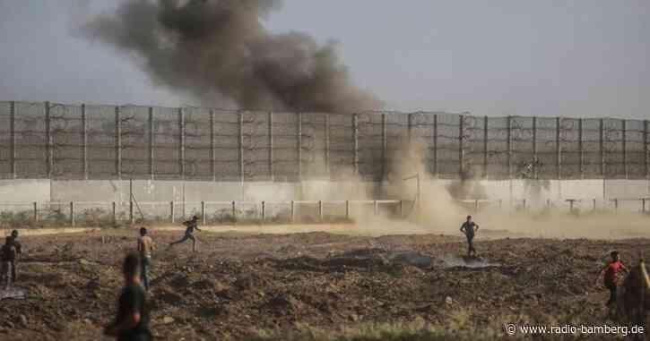 Nach Konfrontationen am Grenzzaun: Israel greift in Gaza an