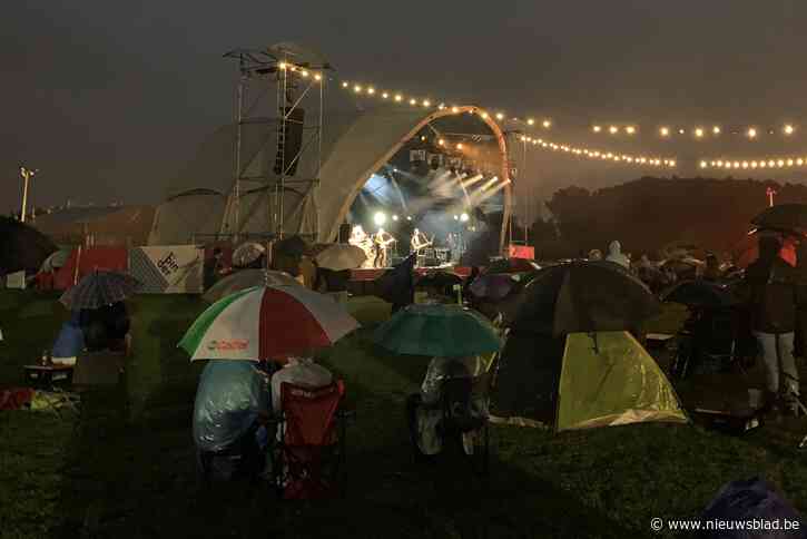 Spetterende De Mens doet de regen vergeten