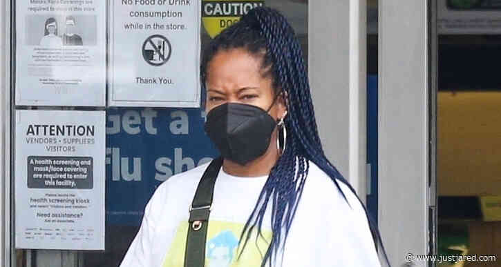 Regina King Stays Safe While Out Grocery Shopping