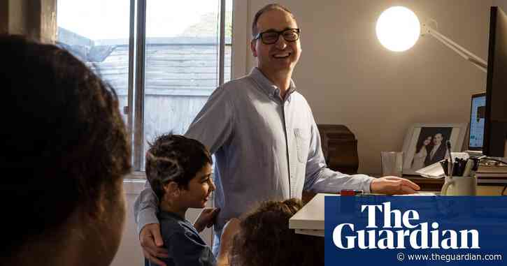 Meet the man behind Tveeder, the no-frills live TV transcript that became an Australian media hero