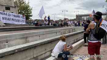 Arras : environ trois cents personnes mobilisées contre le pass sanitaire - La Voix du Nord