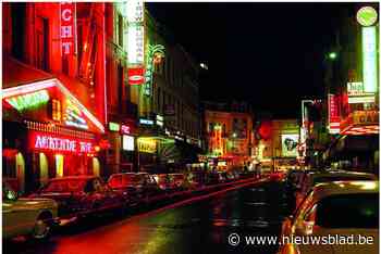 BLIJVEN PLAKKEN. Feestgedruis in het Statiekwartier