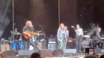 Sleater-Kinney Join Wilco On "A Shot In The Arm" In Forest Hills: Watch - Stereogum