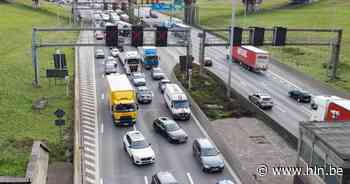 Vrachtwagen verliest lading aardappelsmurrie in Kennedytunnel: lange files op Antwerpse ring - Het Laatste Nieuws