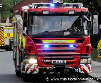 Streatham takeaway fire: 25 firefighters tackle blaze