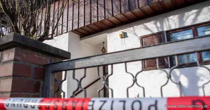 Prozess um Dreifachmord: Angeklagte schweigen zu Vorwürfen