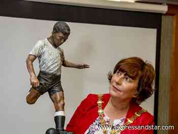 Peace field will honour Dudley football hero Duncan Edwards - expressandstar.com