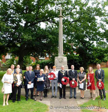 IN PICTURES: Special service marks 100th anniversary of Epping war memorial