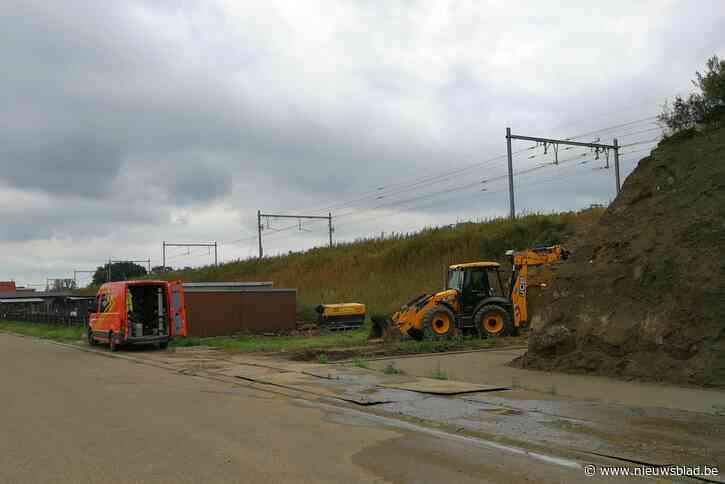 Straatje afgesloten voor aansluiting fietsostrade