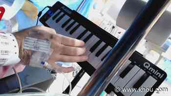 Texas man plays piano during brain surgery in Houston - KHOU.com