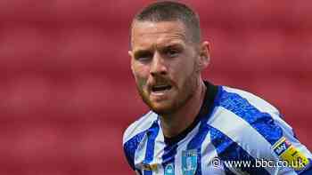 Connor Wickham: Preston North End take ex-Crystal Palace striker on trial