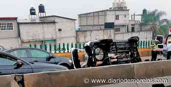 Vuelca en Cuernavaca por vialidad mojada - Diario de Morelos