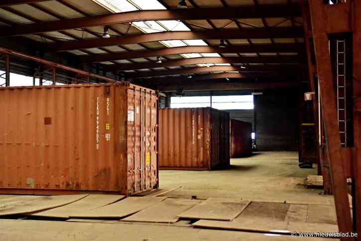 Acht arrestaties in zaak van internationale autodiefstal-en zwendel: verdachten stalen “keyless” dure SUV’s om ze vervolgens te verschepen naar Afrika