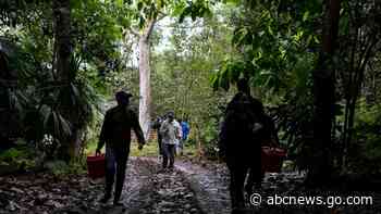 Local citizen scientists map genetics of Darwin's Galapagos