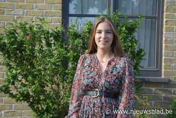 Phéline Van Weverbergh (20) nieuw in de gemeenteraad na onverwachts overlijden Ghislain Vandercapellen: “Ik st - Het Nieuwsblad