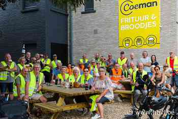 34 deelnemers fietsen en drinken tijdens Duvelse fietstocht - Het Belang van Limburg