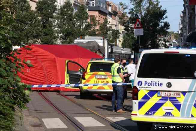 Zusjes van 1,5 en 9 jaar op step komen om bij ongeval met vrachtwagen in Antwerpen: “Het waren zulke schattige meisjes”