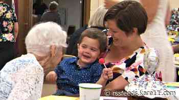 Fence friend Mary O'Neill celebrates 100th birthday with 2-year-old bestie by her side