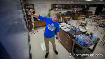 US outbreaks force early reversals on in-person learning