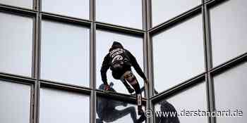 Schwindlige Partie: Hochhaus statt Berg erklimmen - DER STANDARD